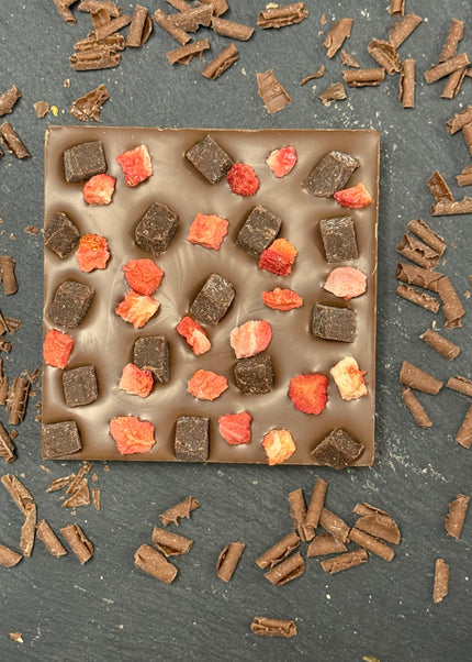 Strawberry Fudge Brownie Mini Bloc (96g)