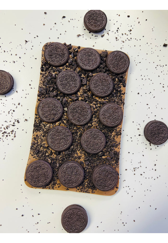Giant Cookie & Cream Bar
