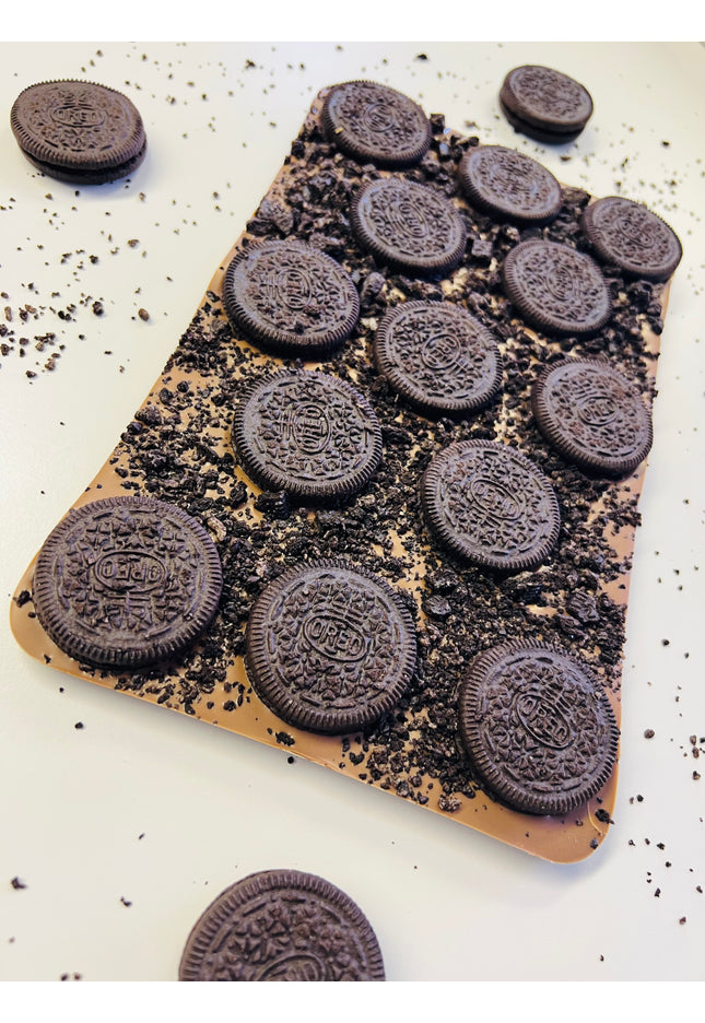 Giant Cookie & Cream Bar